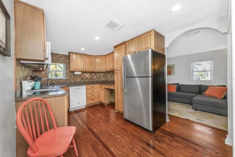 House in Palm Harbor, Florida 2 bedrooms, 81.66 sq.m. № 2225388 - photo 13