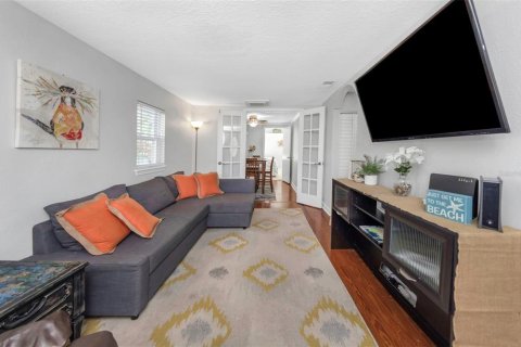 House in Palm Harbor, Florida 2 bedrooms, 81.66 sq.m. № 2225388 - photo 5