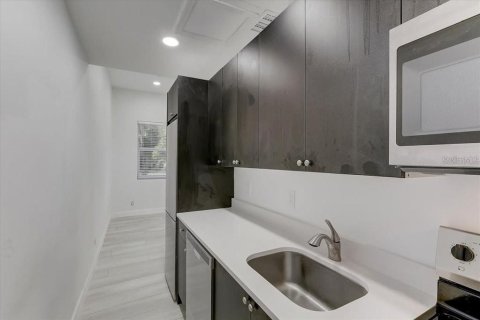 Casa en venta en Sarasota, Florida, 3 dormitorios, 131.83 m2 № 2135501 - foto 8