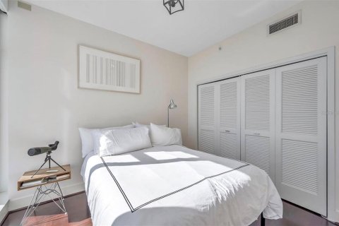 Condominio en alquiler en Saint Petersburg, Florida, 2 dormitorios, 94.57 m2 № 1900475 - foto 17