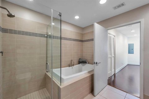 Condominio en alquiler en Saint Petersburg, Florida, 2 dormitorios, 94.57 m2 № 1900475 - foto 25