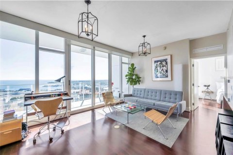 Condominio en alquiler en Saint Petersburg, Florida, 2 dormitorios, 94.57 m2 № 1900475 - foto 3