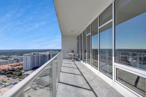 Condominio en alquiler en Saint Petersburg, Florida, 2 dormitorios, 94.57 m2 № 1900475 - foto 30