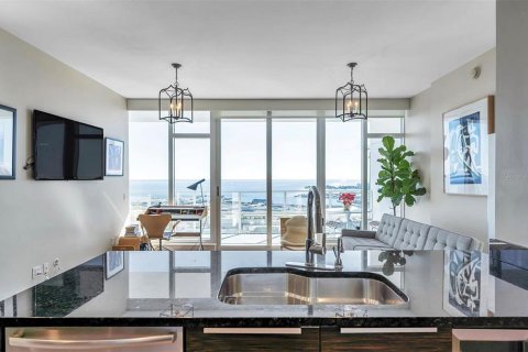 Condominio en alquiler en Saint Petersburg, Florida, 2 dormitorios, 94.57 m2 № 1900475 - foto 9