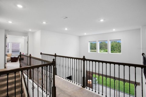 House in Land O' Lakes, Florida 5 bedrooms, 396.88 sq.m. № 1786103 - photo 27