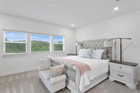 House in Land O' Lakes, Florida 5 bedrooms, 396.88 sq.m. № 1786103 - photo 30