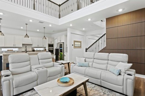 House in Land O' Lakes, Florida 5 bedrooms, 396.88 sq.m. № 1786103 - photo 7