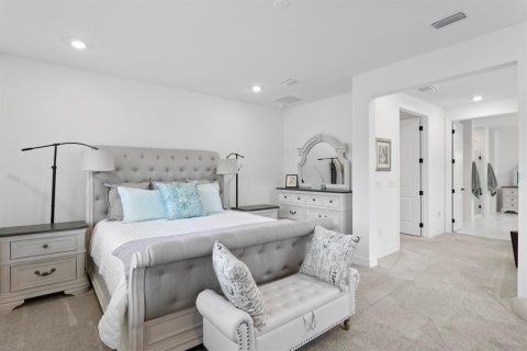 House in Land O' Lakes, Florida 5 bedrooms, 396.88 sq.m. № 1786103 - photo 29