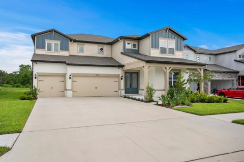 House in Land O' Lakes, Florida 5 bedrooms, 396.88 sq.m. № 1786103 - photo 2