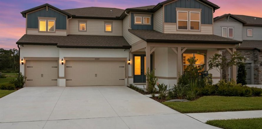 House in Land O' Lakes, Florida 5 bedrooms, 396.88 sq.m. № 1786103