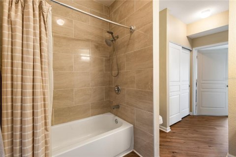 Condo in Tampa, Florida, 2 bedrooms  № 1901357 - photo 8