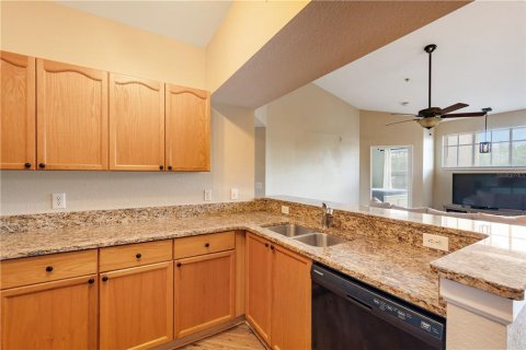 Condo in Tampa, Florida, 2 bedrooms  № 1901357 - photo 20