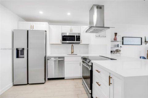 Condo in Aventura, Florida, 1 bedroom № 2077756