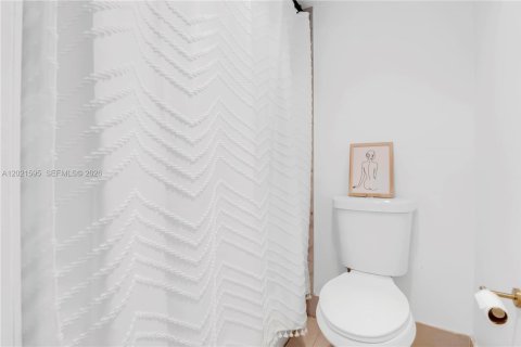 Condo in Aventura, Florida, 1 bedroom № 2077756 - photo 14