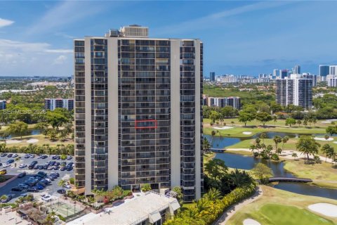 Condo in Aventura, Florida, 1 bedroom № 2077756 - photo 30