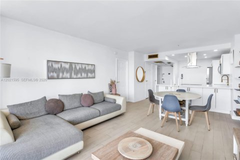 Condo in Aventura, Florida, 1 bedroom № 2077756 - photo 9