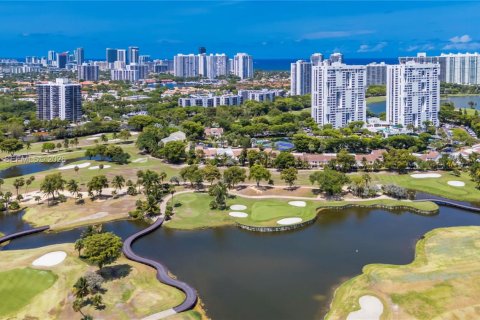Condo in Aventura, Florida, 1 bedroom № 2077756 - photo 5