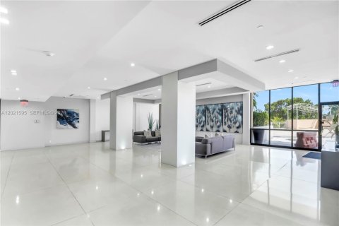 Condo in Aventura, Florida, 1 bedroom № 2077756 - photo 25