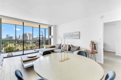 Condo in Aventura, Florida, 1 bedroom № 2077756 - photo 3