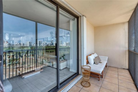 Condo in Aventura, Florida, 1 bedroom № 2077756 - photo 19