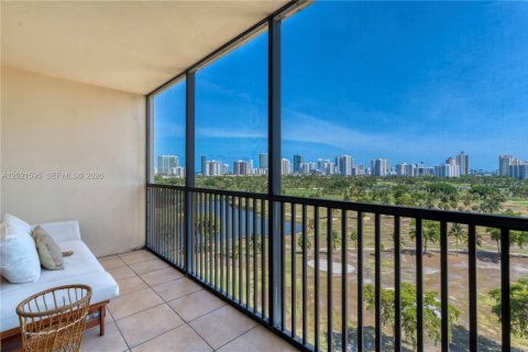 Condo in Aventura, Florida, 1 bedroom № 2077756 - photo 18