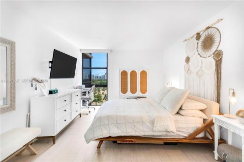 Condo in Aventura, Florida, 1 bedroom № 2077756 - photo 12
