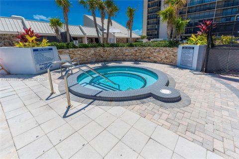 Condo in Aventura, Florida, 1 bedroom № 2077756 - photo 22