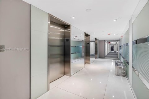 Condo in Aventura, Florida, 1 bedroom № 2077756 - photo 21