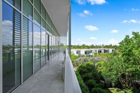 Condo in Miami Beach, Florida, 2 bedrooms  № 1870054 - photo 7