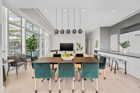 Condo in Miami Beach, Florida, 2 bedrooms  № 1870054 - photo 2