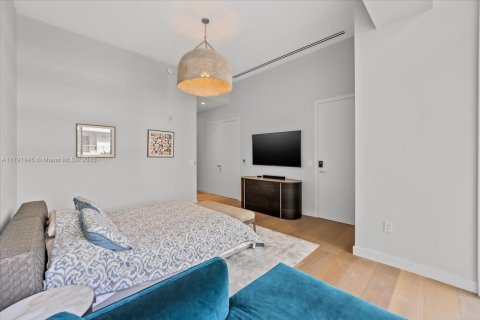 Condo in Miami Beach, Florida, 2 bedrooms  № 1870054 - photo 24