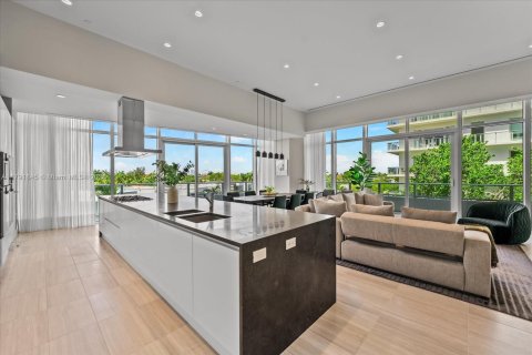 Condo in Miami Beach, Florida, 2 bedrooms  № 1870054 - photo 22