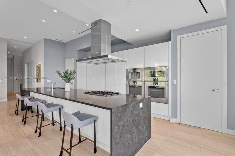 Condo in Miami Beach, Florida, 2 bedrooms  № 1870054 - photo 18