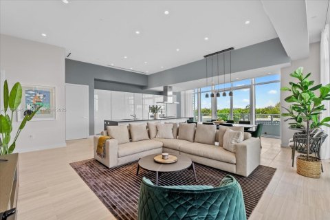 Condo in Miami Beach, Florida, 2 bedrooms  № 1870054 - photo 14