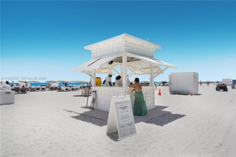 Купить кондоминиум в Майами-Бич, Флорида 50.54м2, № 2046693 - фото 24