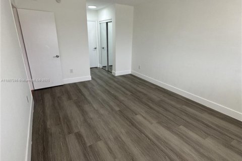 Снять в аренду кондоминиум в Майами, Флорида 1 спальня, 66.15м2, № 2079485 - фото 8