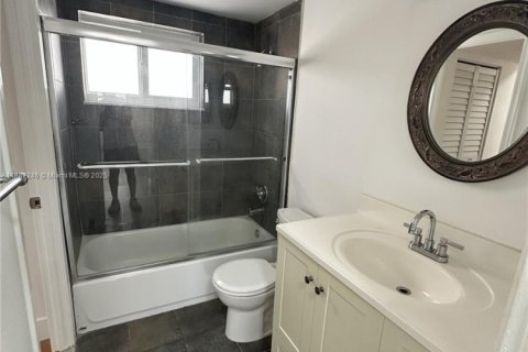 Снять в аренду кондоминиум в Майами, Флорида 1 спальня, 66.15м2, № 2079485 - фото 9