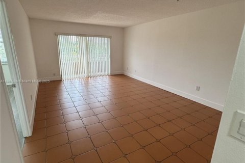 Снять в аренду кондоминиум в Майами, Флорида 1 спальня, 66.15м2, № 2079485 - фото 4