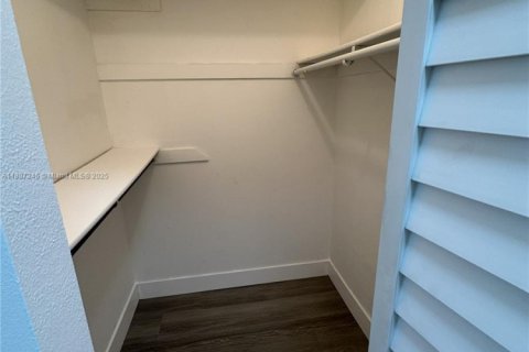 Снять в аренду кондоминиум в Майами, Флорида 1 спальня, 66.15м2, № 2079485 - фото 13