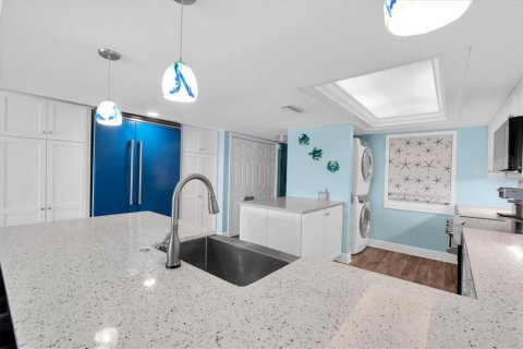Copropriété à vendre à Indian Shores, Floride: 2 chambres, 124.49 m2 № 2132565 - photo 21