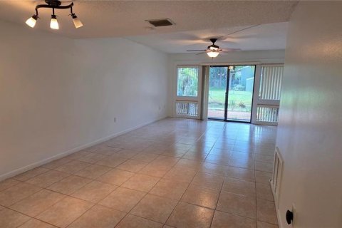 Touwnhouse à vendre à Orlando, Floride: 2 chambres, 92.81 m2 № 1904982 - photo 12