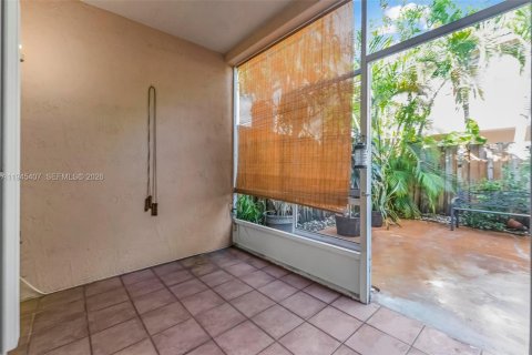 Купить таунхаус в Майами-Лейкс, Флорида 2 спальни, 117.06м2, № 2011746 - фото 30