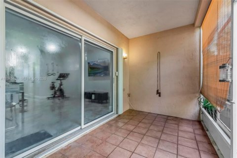 Купить таунхаус в Майами-Лейкс, Флорида 2 спальни, 117.06м2, № 2011746 - фото 29