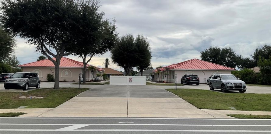 Condo in Rotonda, Florida, 2 bedrooms № 2398605