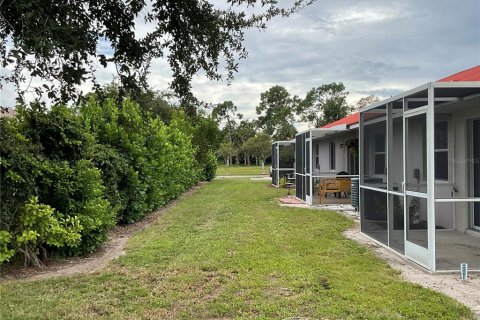 Condo in Rotonda, Florida, 2 bedrooms № 2398605 - photo 9