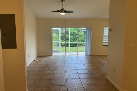Condo in Rotonda, Florida, 2 bedrooms № 2398605 - photo 2