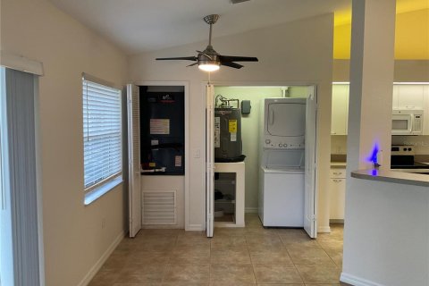 Condo in Rotonda, Florida, 2 bedrooms № 2398605 - photo 23