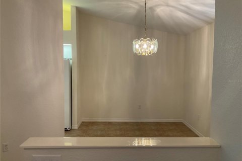 Condo in Rotonda, Florida, 2 bedrooms № 2398605 - photo 5