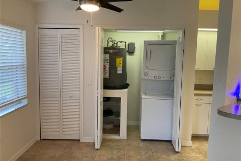 Condo in Rotonda, Florida, 2 bedrooms № 2398605 - photo 22