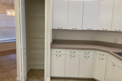Condo in Rotonda, Florida, 2 bedrooms № 2398605 - photo 14